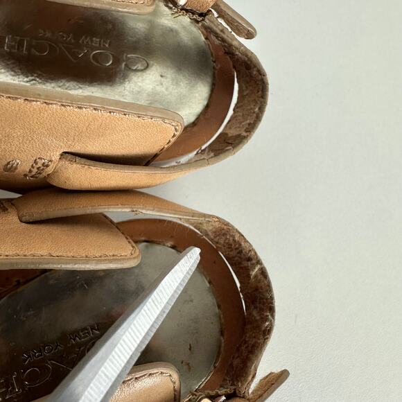 Coach Womens Cassandra Strappy Buckle Tan/Silver Thong Flat Sandals 5.5B FLAWED - Picture 6 of 8